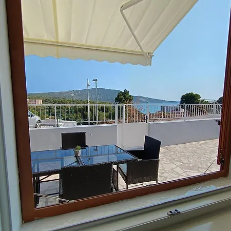 Apartment Lucija *