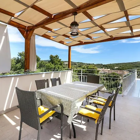 Lucija Apartament *