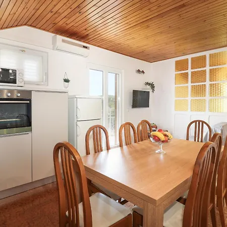 Apartament Lucija *