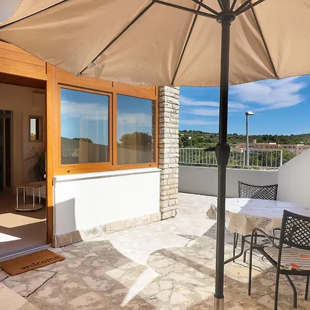 Lucija Apartament Primošten