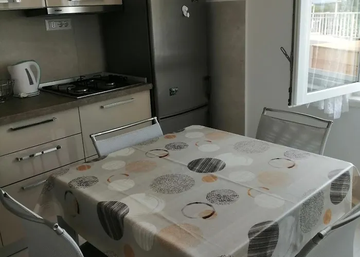 Lucija Appartamento Primošten